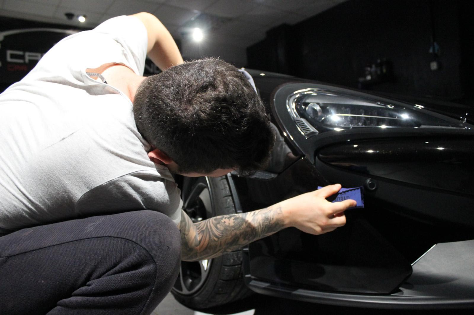 Tutto su Car Detailing dall'esterno: Come far risplendere la